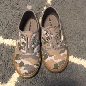 Old Navy Camo Canvas shoes